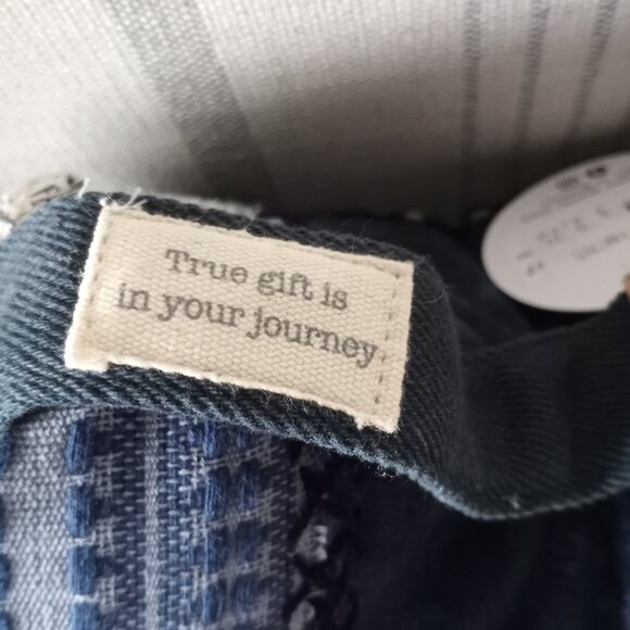 'DEMDACO' NWT 'YOUR JOURNEY' Pillow Indigo mixed media - Picture 3 of 16